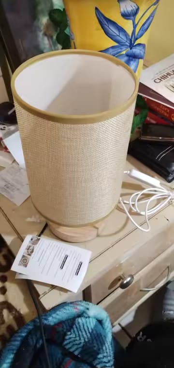 Customer photo review of Lampe de Table LED avec Pied en Bois et Abat-Jour en tissu