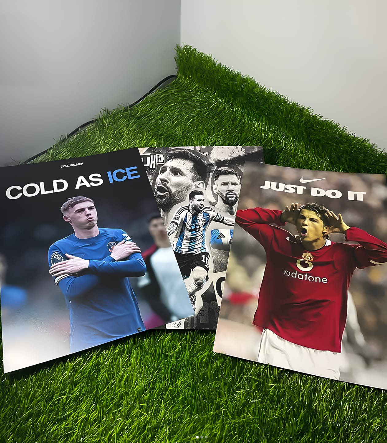 Customer photo review of Cristiano Ronaldo 'Vintage Signature' Poster