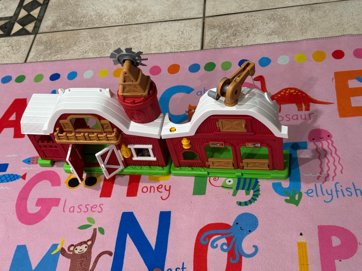 Customer photo review of Farm Barn Playset Toy
