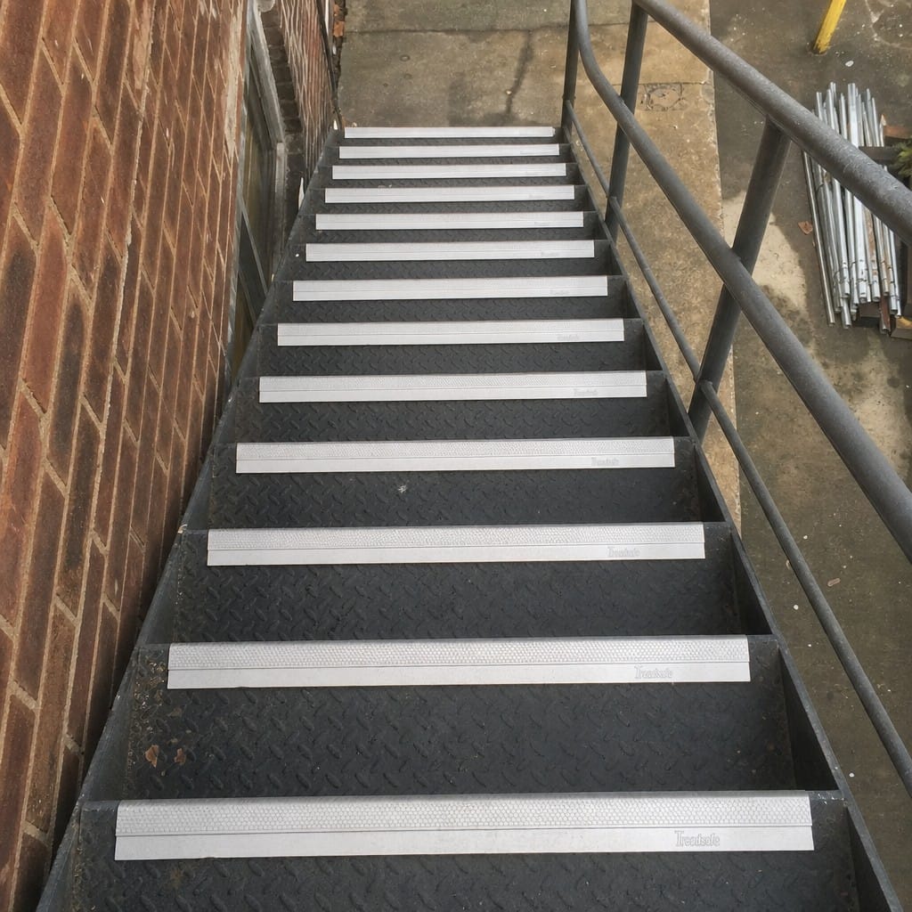 Customer photo review of Aluminium Stair Nosing 87x40mm External Bullnose, Tredsafe Insert