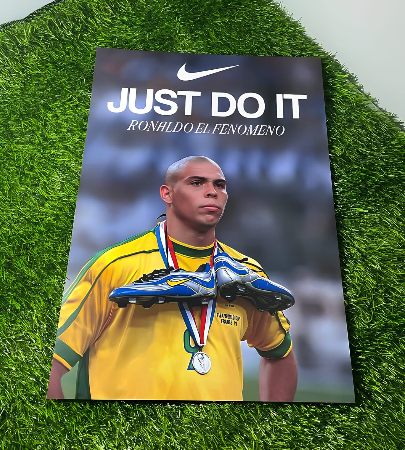 Customer photo review of Ronaldo Nazário 'R9' Poster