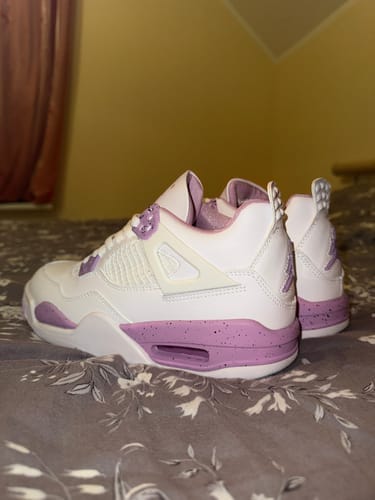 Customer photo review of Air Jordan 4 Pink Oreo