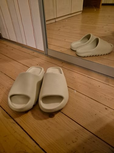 Customer photo review of Adidas Yeezy Slide Bone