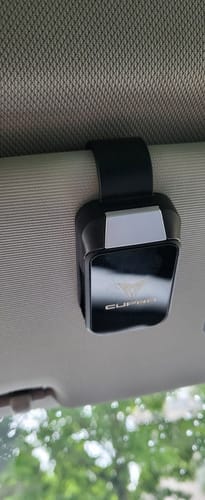 Customer photo review of Multifunktionaler Clip und Halter für Auto-Brillen