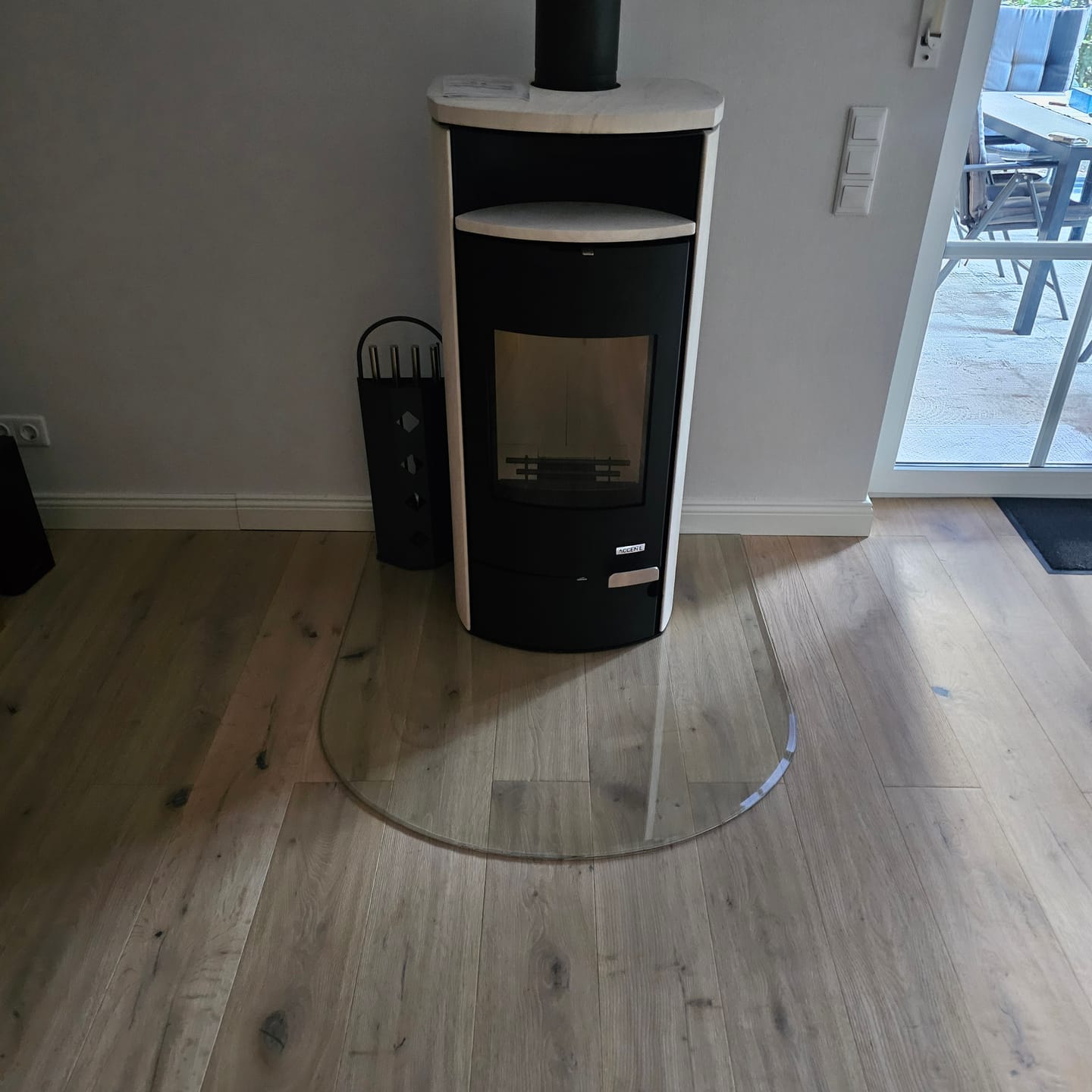 Customer photo review of Glasplatte Kamin, Funkenschutzplatte Glas für Kaminofen - Rundbogen