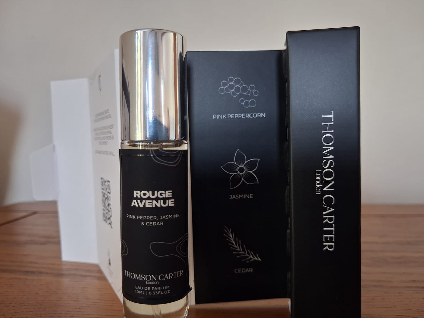Customer photo review of Rouge Avenue | Eau de Parfum