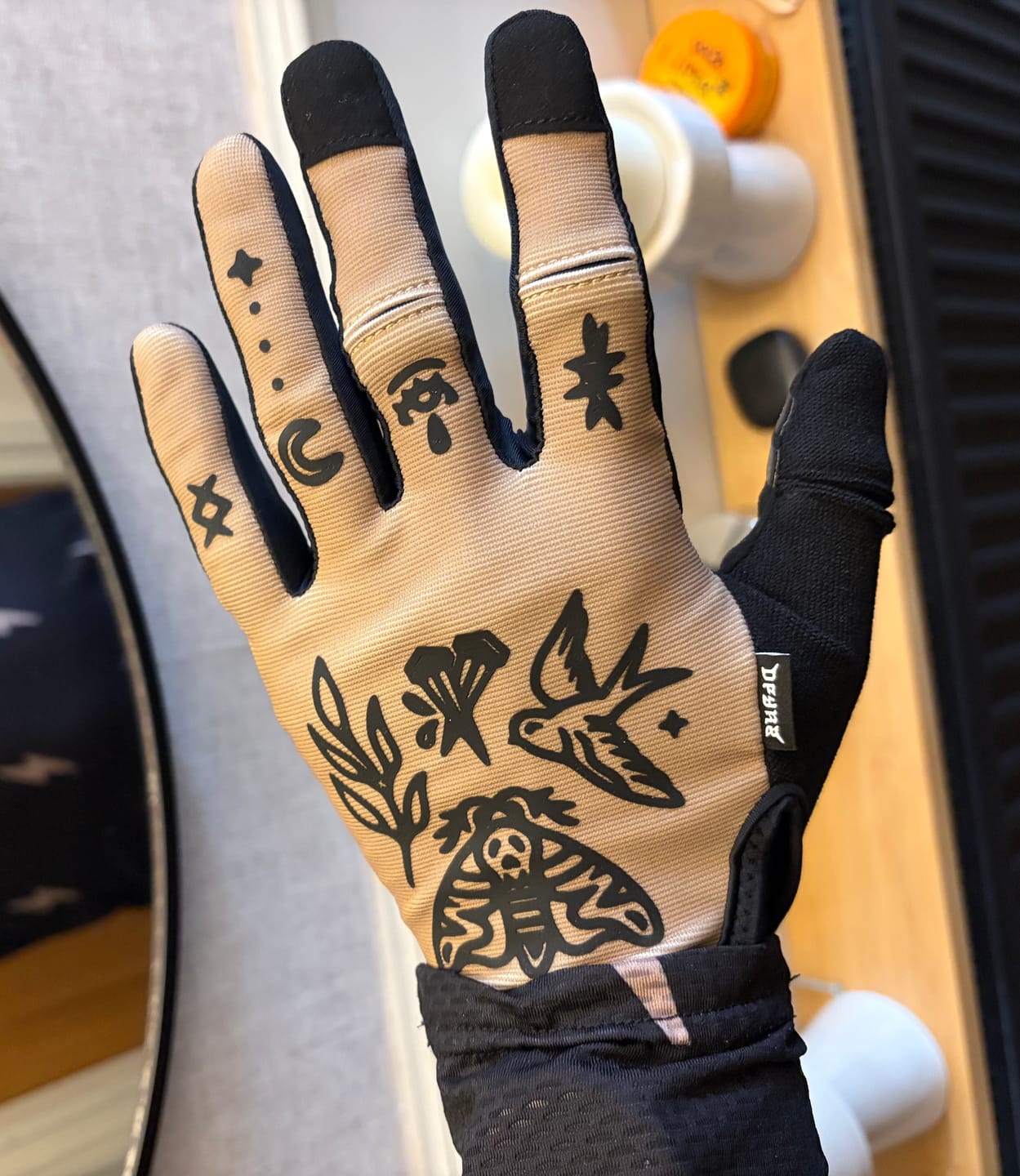 Customer photo review of Jobstopper | Gravity Gloves