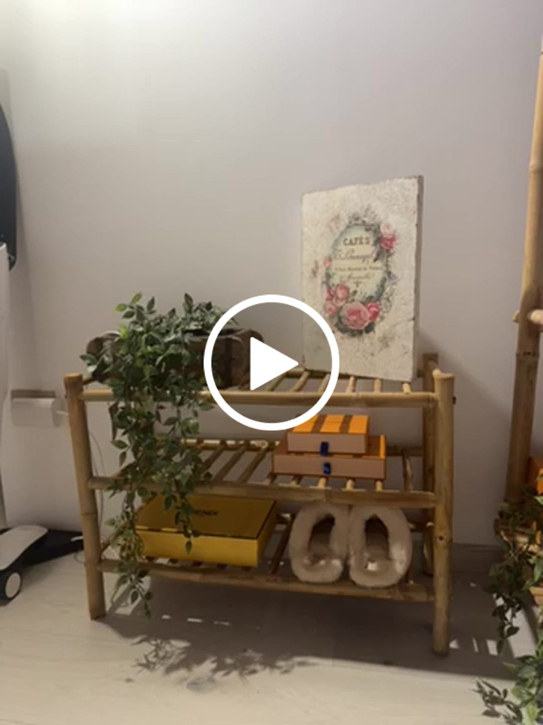 Customer video review of BANDUNG - Meuble à chaussures 3 étagères en bambou massif