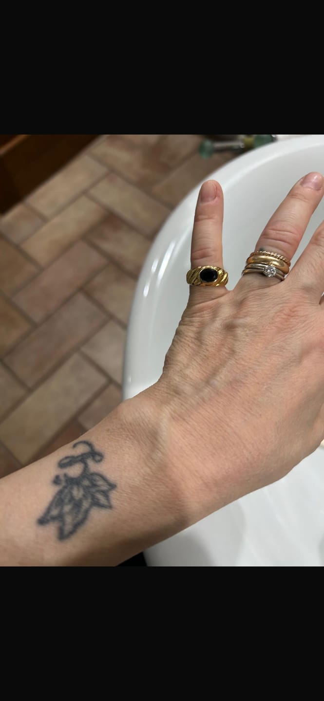 Customer photo review of Anello "Silenzio Sfuggente"