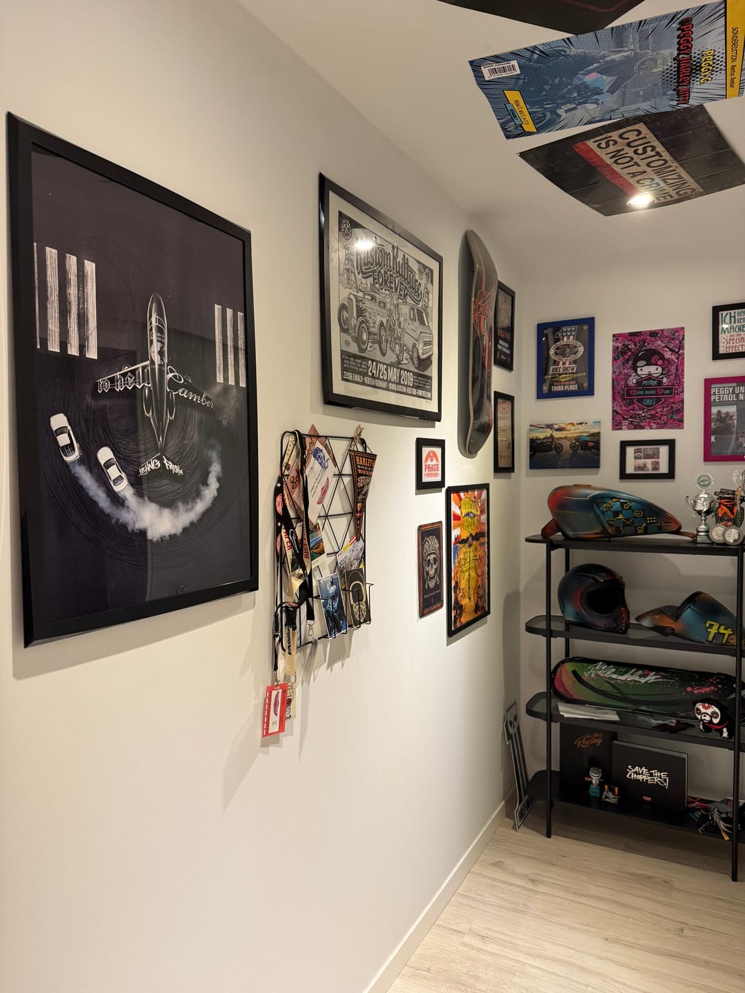 Customer photo review of To Hell (Limited Edition)
