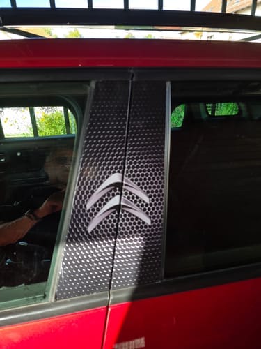 Customer photo review of 2x Autoaufkleber für Fensterscheibe mit Logo