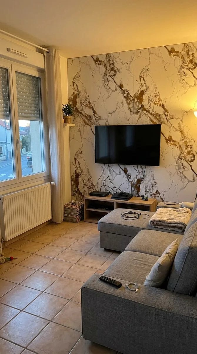 Customer photo review of Panneau PVC - Effet Marbre Blanc Doré - 250 x 120 cm – 100% Imperméable - 15 ans Garantie