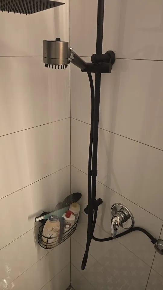 Customer photo review of Doccino Filtrante ZEROTRACCE: Meno Tracce e Più Pulizia nella Tua Doccia