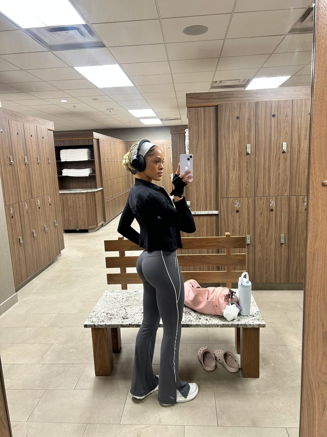 Customer photo review of W285 - Elevate Flare Leggings