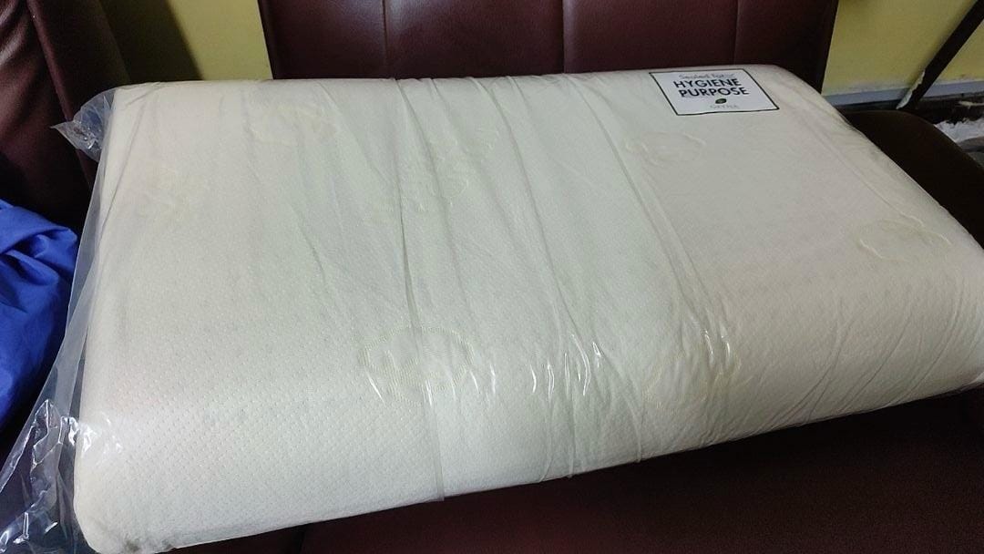 Customer photo review of Getha Contour Latex Pillow (Cotton Fabric / Tencel Fabric)