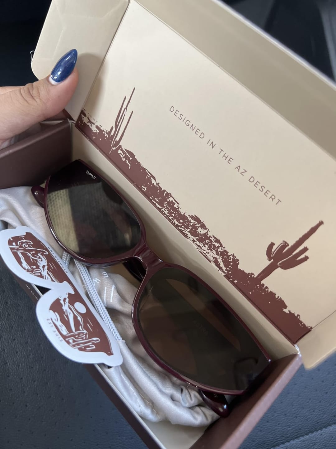 Customer photo review of La evolución del diseño Cat-Eye