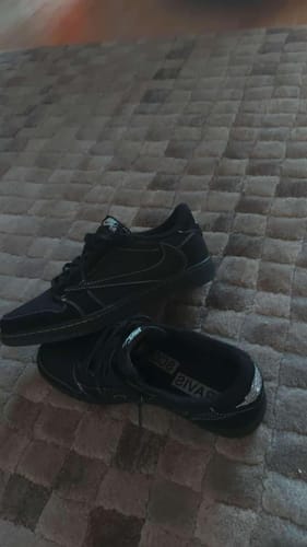 Customer photo review of Air Jordan 4 Military Black