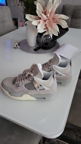 Customer photo review of Air Jordan 4 Military Black