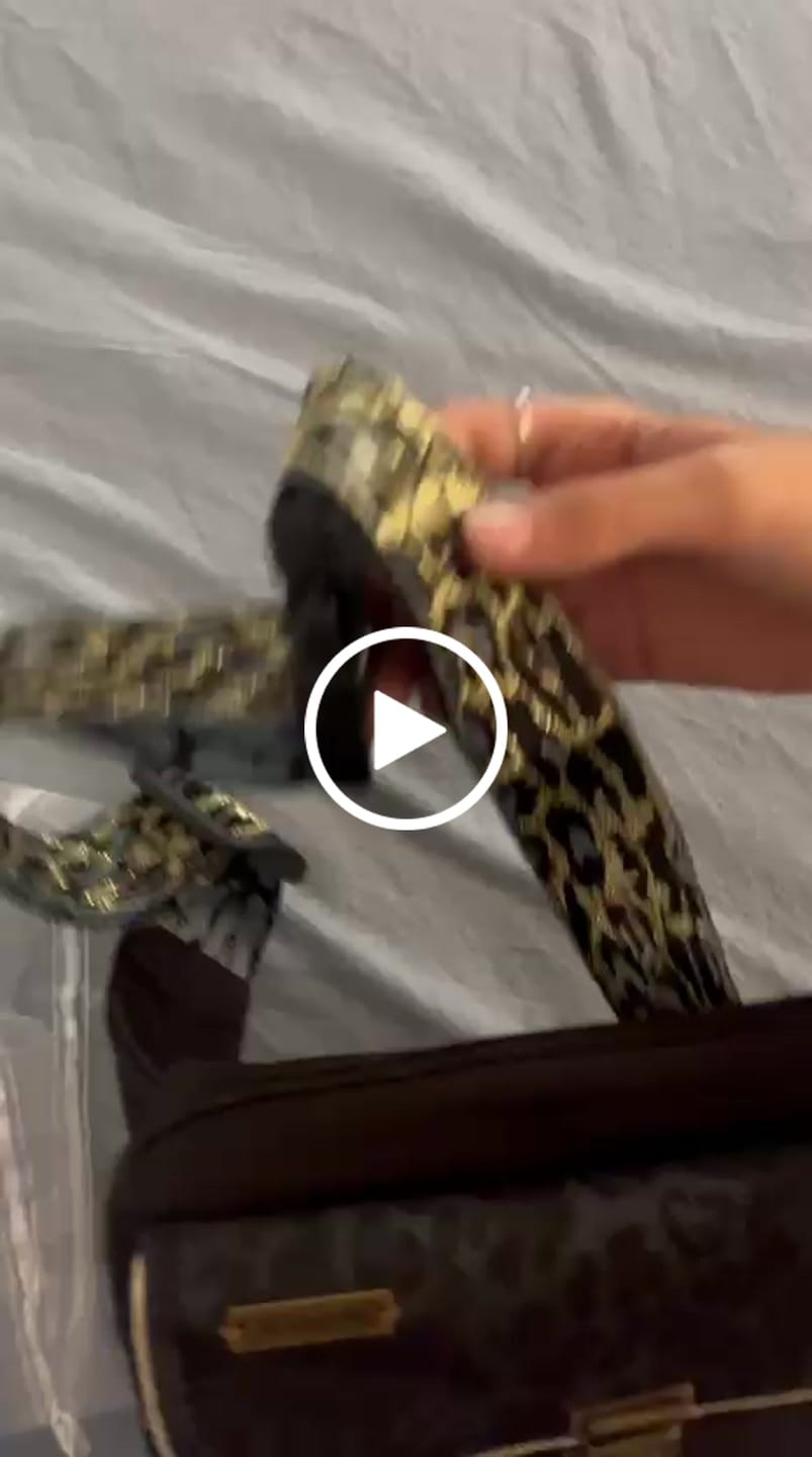 Customer video review of Riñonera Urban "Special Black & Animal Print Top" · Polipiel · Pieza Única Núm. 19534