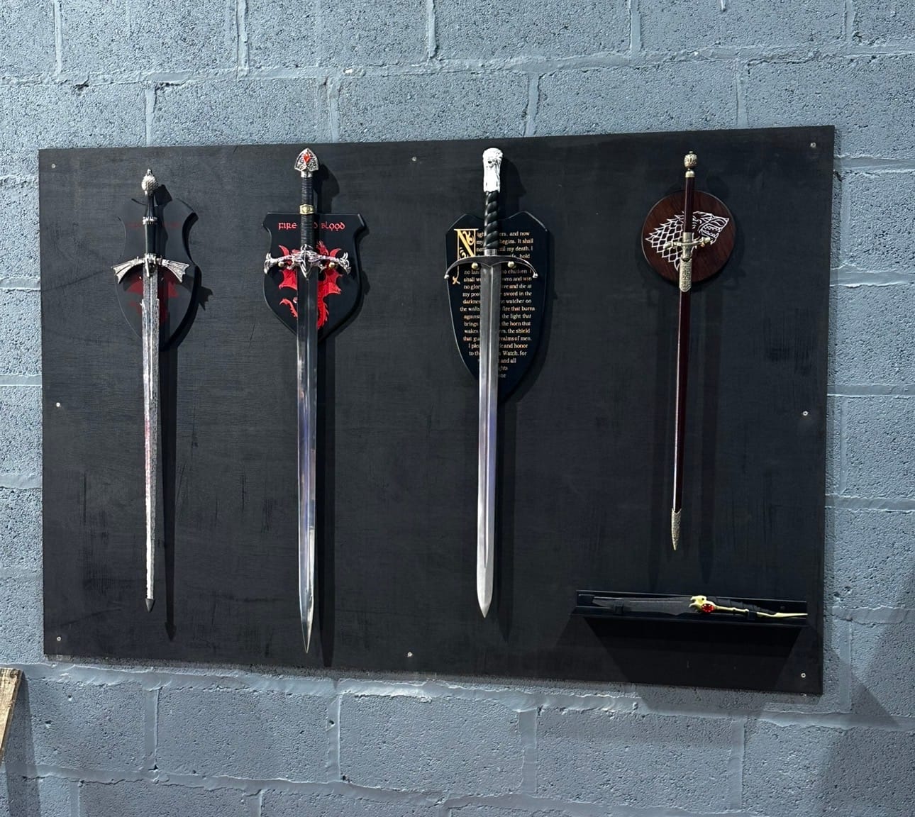 Customer photo review of House Of The Dragon  - Daemon Targaryen Dark Sister