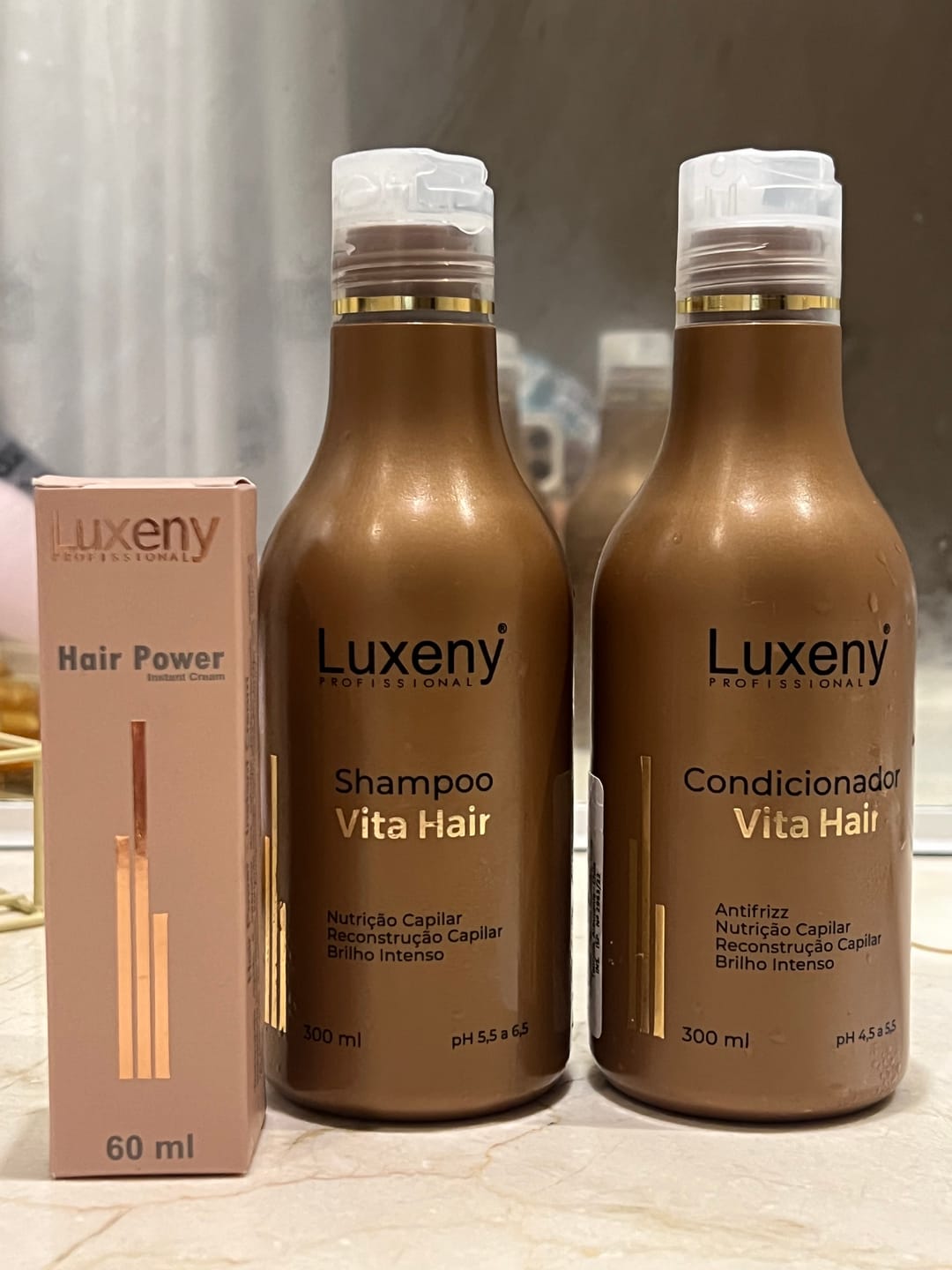 Customer photo review of Acondicionador Reconstrucción Vita Hair 300 ml