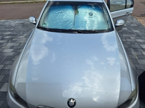 Customer photo review of Faltbare Auto-Sonnenblende mit Logo