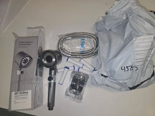 Customer photo review of Doccino Filtrante ZEROTRACCE: Meno Tracce e Più Pulizia nella Tua Doccia