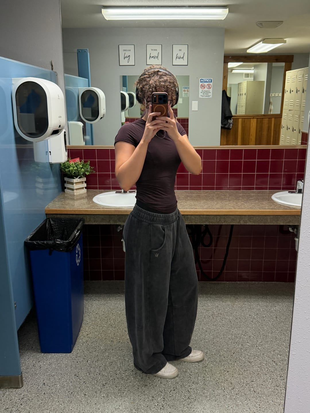 Customer photo review of W2255 - Studio Edit Barrel Jogger
