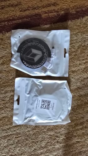 Customer photo review of Wiederaufladbares LED-Autologo - Neon-Lichteffekt