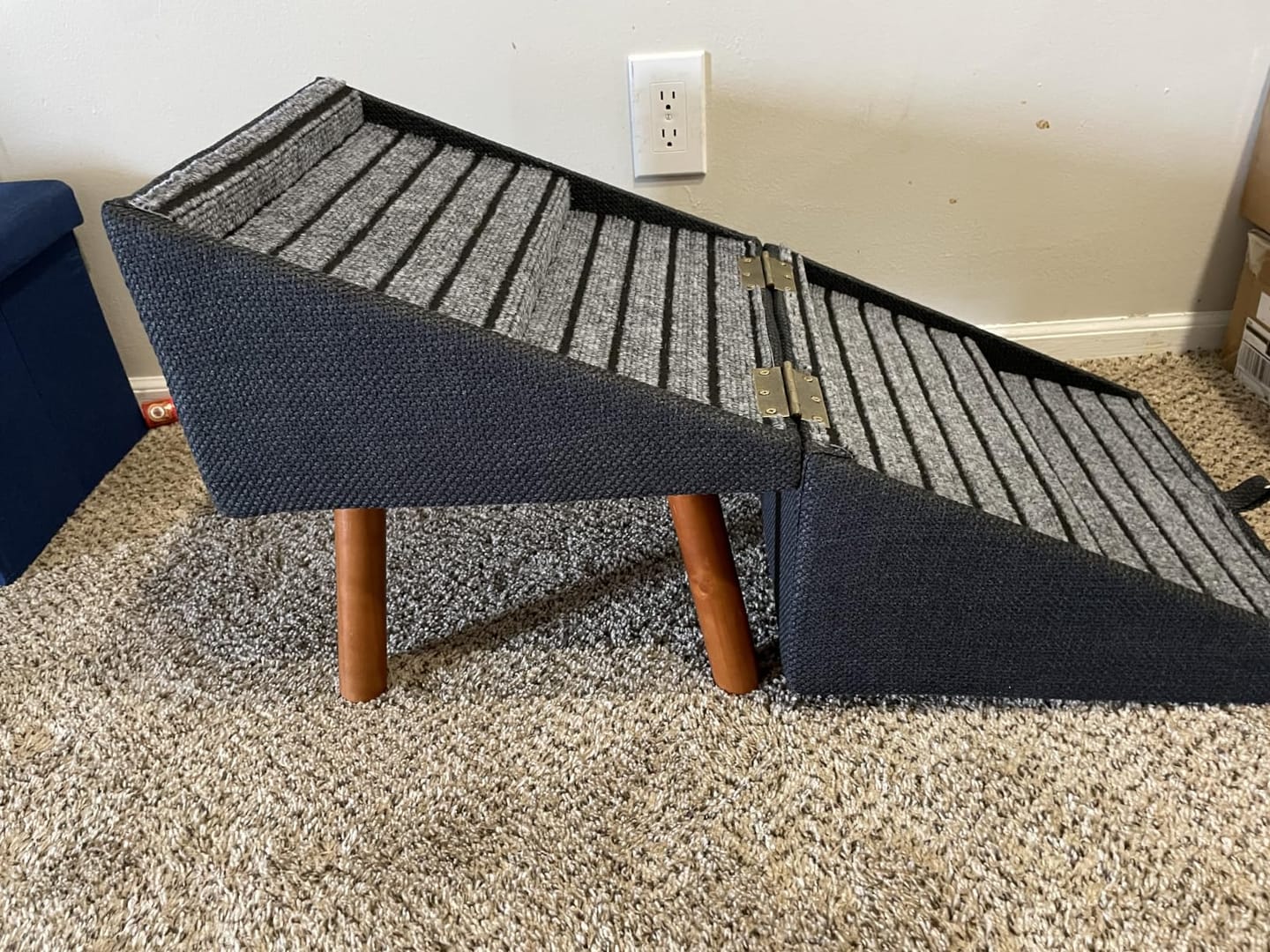 Customer photo review of 2-in-1 Foldable Dog Stairs Ramp for Bed and Couch