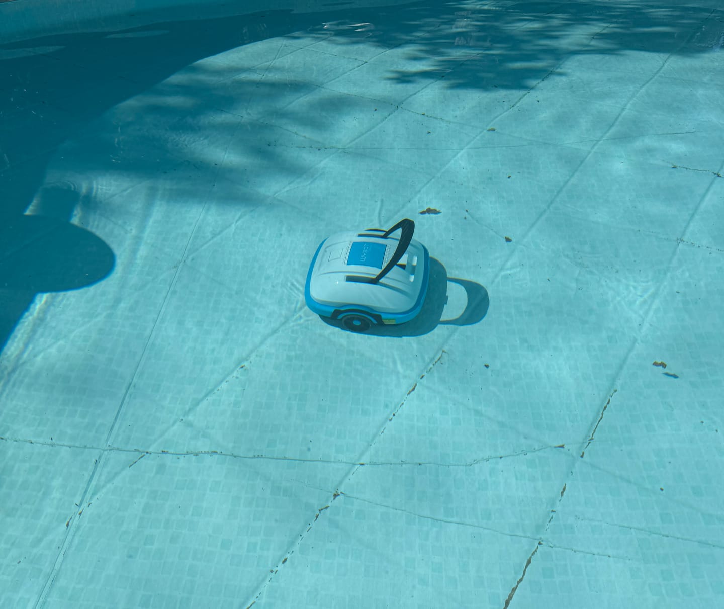 Customer photo review of Premium 11.1V Replacement Battery Pack Compatible with WYBOT Osprey 200 / 200M Pool Cleaner Vacuum
