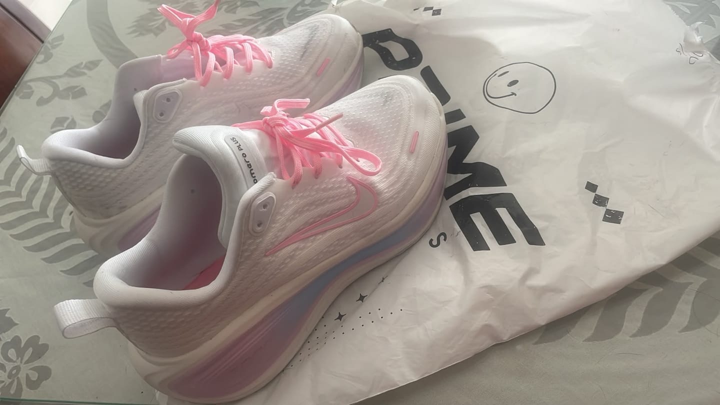 Customer photo review of NIKE VOMERO PLUS - ROSA