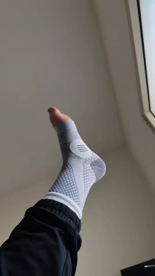 Customer photo review of SparkSocks™ – Компресивни чорапи за облекчаване на болката в стъпалата