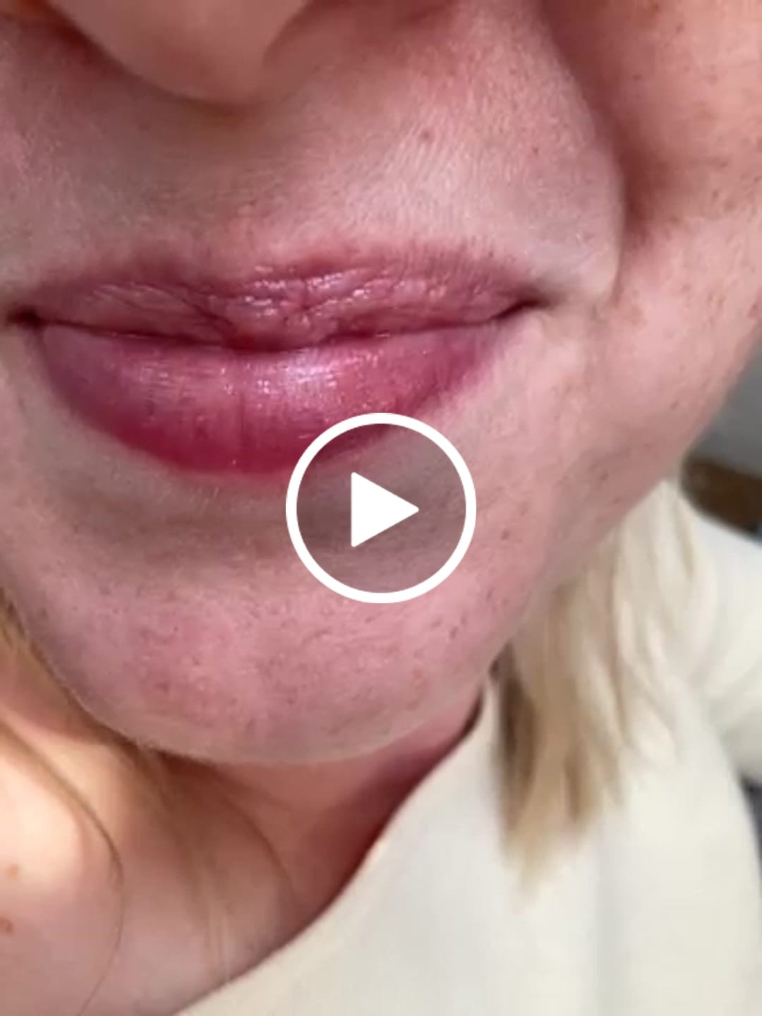 Customer video review of Stay Shining Crown Lip Oil