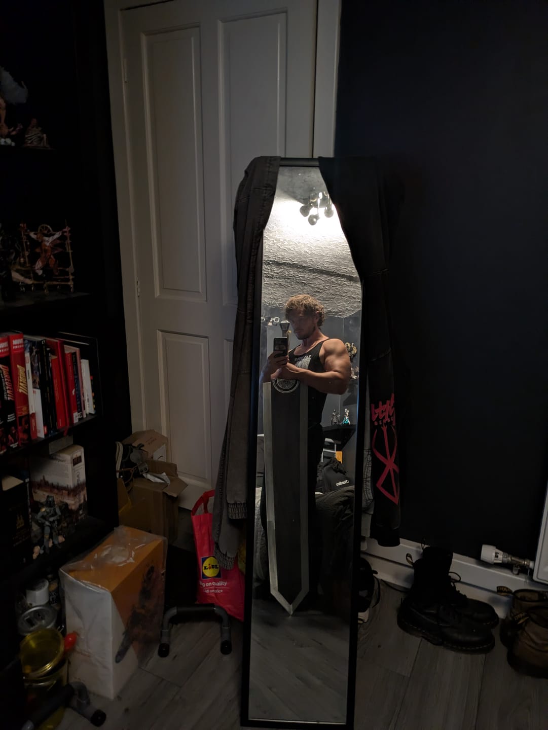 Customer photo review of BERSERK - Guts Dragon Slayer Greatsword (150cm) Full Metal