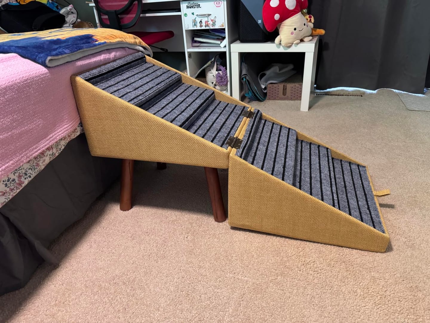 Customer photo review of 2-in-1 Foldable Dog Stairs Ramp for Bed and Couch
