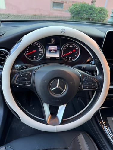 Customer photo review of Personalisierte Lederabdeckung für das Auto-Lenkrad