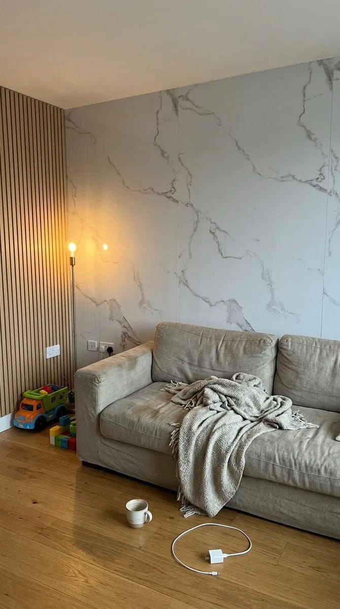 Customer photo review of Panneau PVC - Effet Marbre Blanc - 250 x 120 cm – 100% Imperméable - 15 ans Garantie