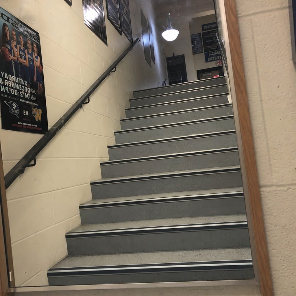 Customer photo review of Commercial Rake Back Stair Nosing 3.22m Aluminium Single