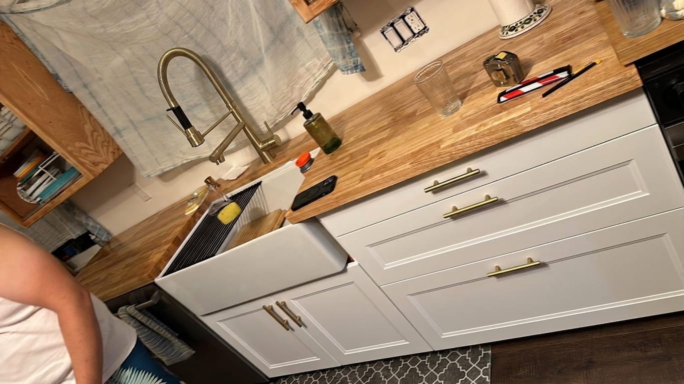 Customer photo review of Arreso - High-Quality Contemporary Commercial Kitchen Faucet with Pull-Down Sprayer