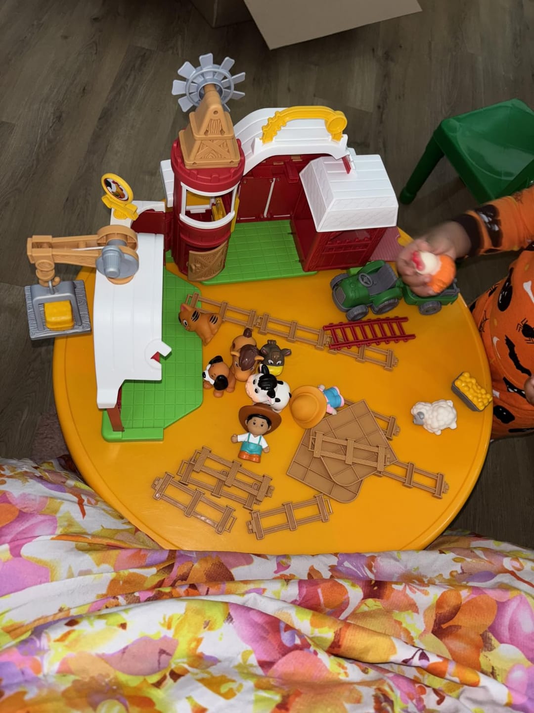 Customer photo review of Farm Barn Playset Toy