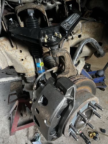 Customer photo review of 2011-2019 Duramax Stage 3 Leveling Kit w/ Fox Shocks (KR11STAGE3FOX)