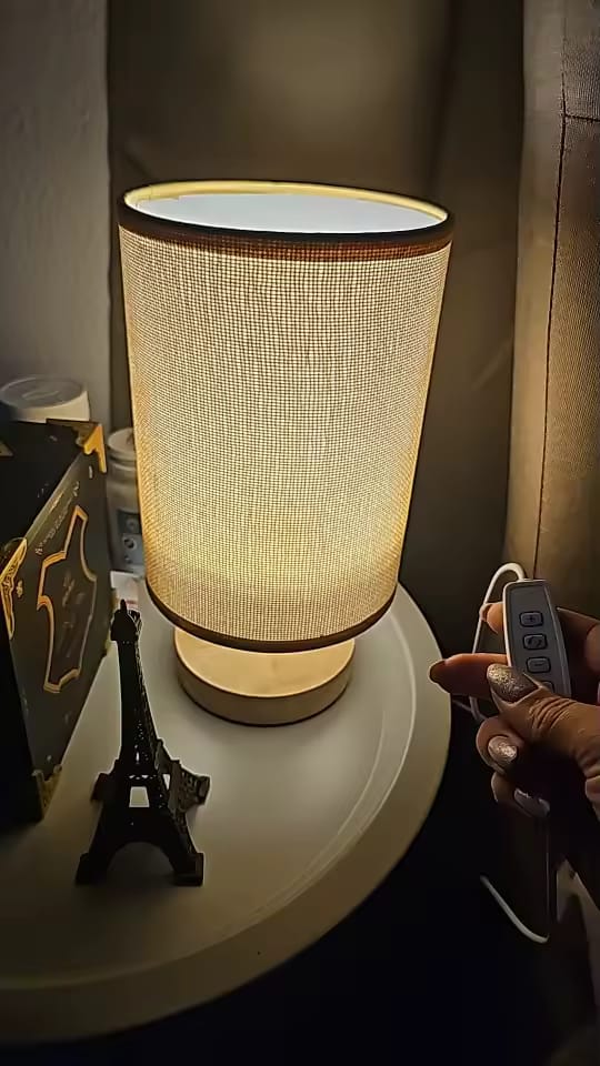 Customer photo review of Lampe de Table LED avec Pied en Bois et Abat-Jour en tissu