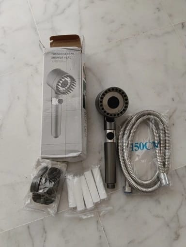 Customer photo review of Doccino Filtrante ZEROTRACCE: Meno Tracce e Più Pulizia nella Tua Doccia