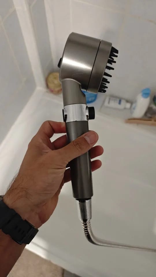 Customer photo review of Doccino Filtrante ZEROTRACCE: Meno Tracce e Più Pulizia nella Tua Doccia