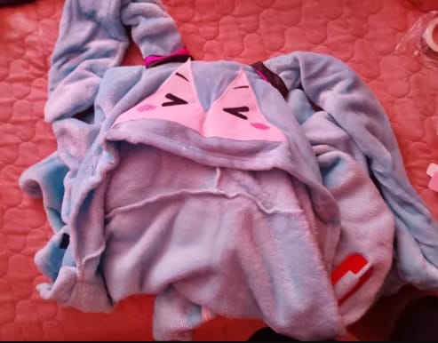 Customer photo review of Miku Cozy Winter Cloak