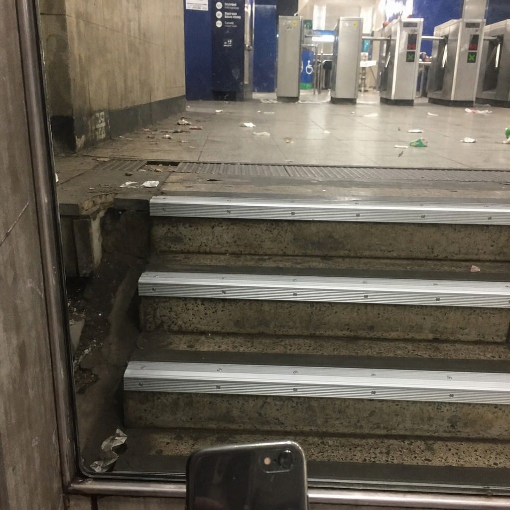 Customer photo review of Aluminium Stair Nosing 30x30mm Ribbed, Screw or Self-Adhesive