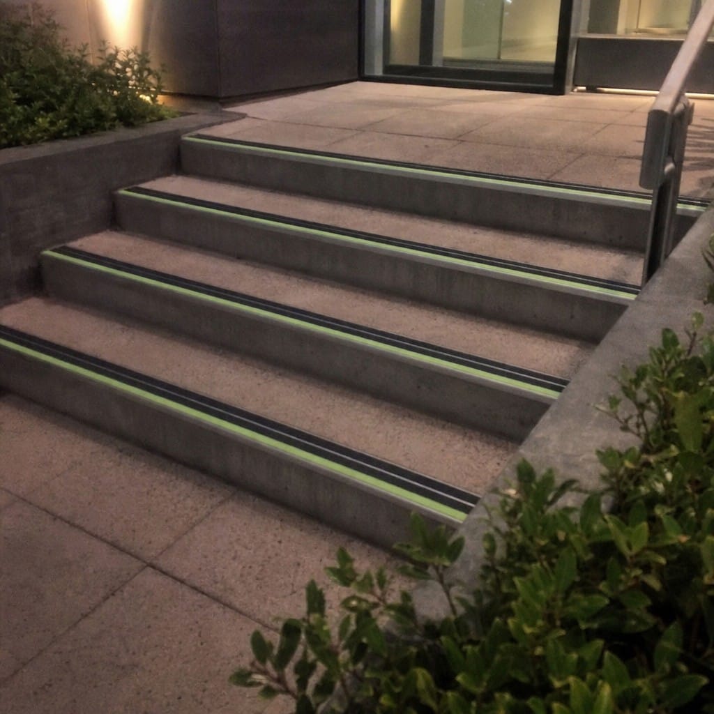 Customer photo review of Screw Fit Aluminium Anti-Slip Stair Nosing 93mm x 32mm, Rakeback for Indoor & Outdoor Use