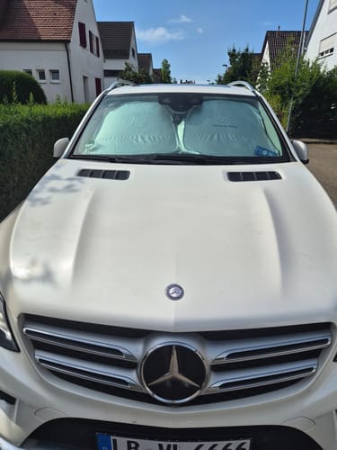Customer photo review of Faltbare Auto-Sonnenblende mit Logo