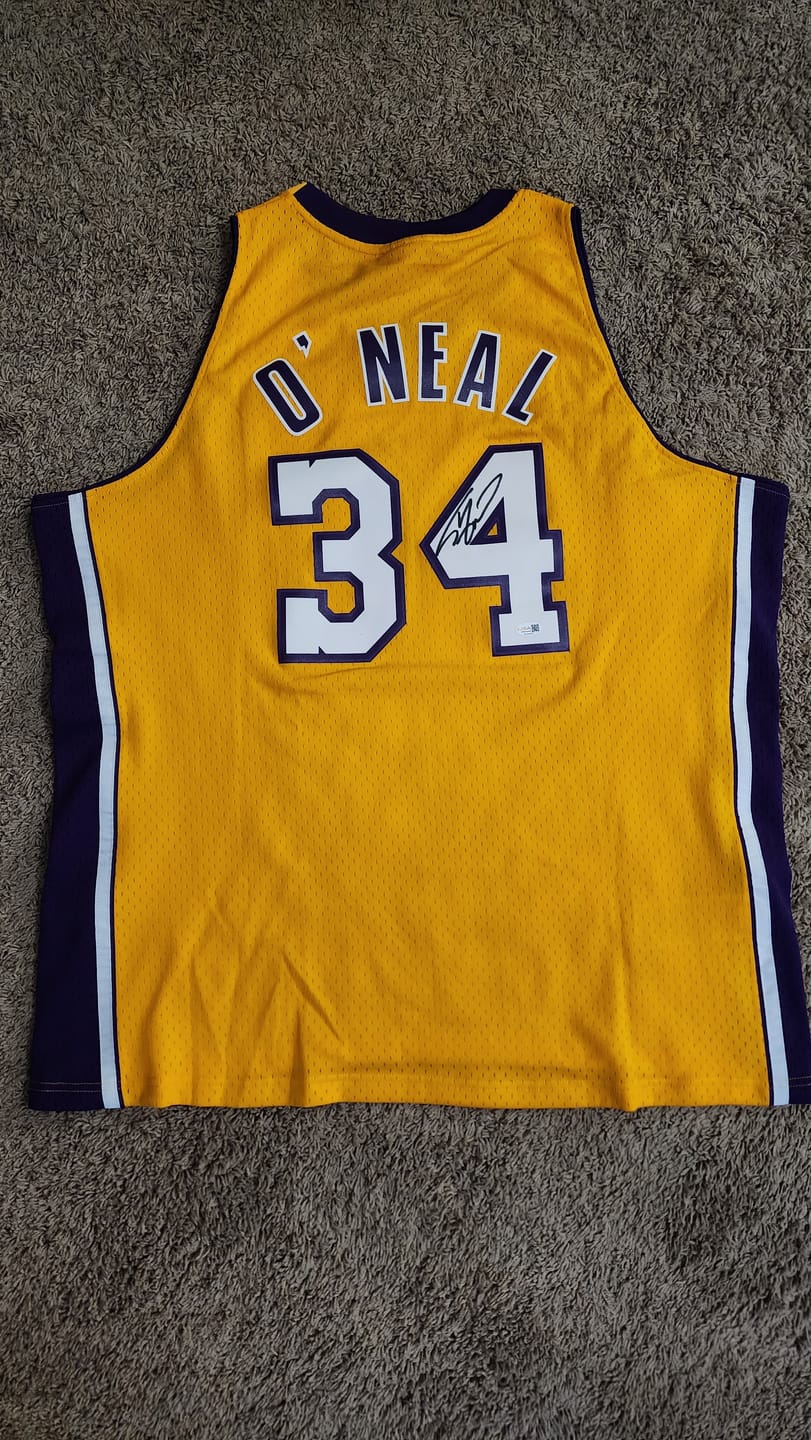 Customer photo review of Shaquille O'Neal Autograph Signing